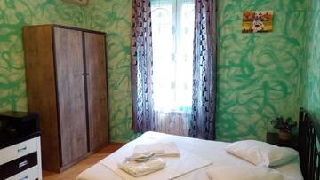 Фото номера Стандартный номер с кроватью размера &quot;king-size&quot; Отель Hotel Isani г. Тбилиси 8