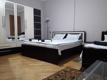 Фото номера Стандартный трехместный номер Гостевой дом Guesthouse Zeinabi г. Тбилиси 3