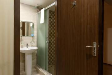 Фото номера Одноместный номер Делюкс с балконом Отель Hotel Gureli г. Тбилиси 12