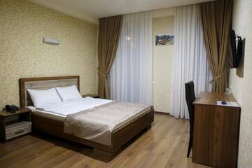 Фото номера Одноместный номер Делюкс с балконом Отель Hotel Gureli г. Тбилиси 2