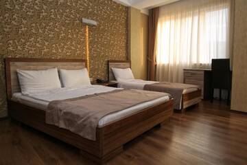 Фото номера Семейный номер с балконом Отель Hotel Gureli г. Тбилиси 3