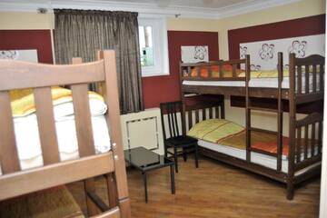 Фото номера Четырехместный номер Хостелы Hostel Vake Garden г. Тбилиси 2