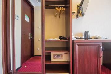 Фото номера Стандартный двухместный номер с 2 отдельными кроватями Отель Marionn Hotel г. Тбилиси 4