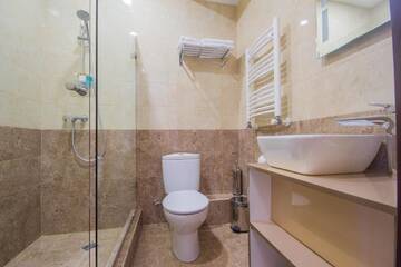 Фото номера Стандартный двухместный номер с 1 кроватью и балконом Отель Marionn Hotel г. Тбилиси 6