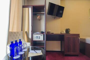 Фото номера Стандартный трехместный номер Отель Marionn Hotel г. Тбилиси 4
