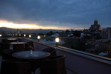 Фото номера Улучшенный двухместный номер с 1 кроватью Отель Marionn Hotel г. Тбилиси 35