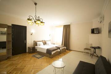 Фото номера Улучшенный семейный номер Отель Log Inn Boutique Hotel г. Тбилиси 5