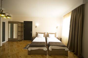 Фото номера Улучшенный семейный номер Отель Log Inn Boutique Hotel г. Тбилиси 6