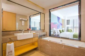 Фото номера Стандартный двухместный номер с 2 отдельными кроватями Отель Hotels &amp; Preference Hualing Tbilisi г. Тбилиси 13