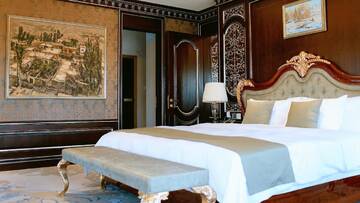 Фото номера Люкс «Премиум» Отель Hotels &amp; Preference Hualing Tbilisi г. Тбилиси 3