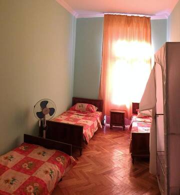 Фото номера Трехместный номер с балконом Гостевой дом Lemon Family GuestHouse г. Тбилиси 2