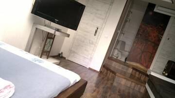 Фото номера Бюджетный трехместный номер Отель Hotel Imaginarium г. Тбилиси 9