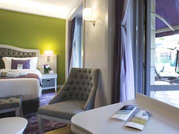 Фото номера Привилегированный двухместный номер с 1 кроватью Отель Mercure Tbilisi Old Town г. Тбилиси 7