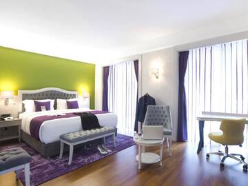 Фото номера Привилегированный двухместный номер с 1 кроватью Отель Mercure Tbilisi Old Town г. Тбилиси 6