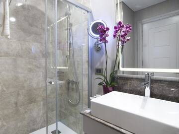 Фото номера Стандартный одноместный номер - Для некурящих Отель Mercure Tbilisi Old Town г. Тбилиси 5