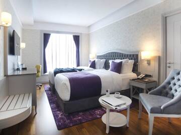 Фото номера Стандартный двухместный номер с 2 отдельными кроватями Отель Mercure Tbilisi Old Town г. Тбилиси 2