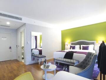 Фото номера Привилегированный двухместный номер с 1 кроватью Отель Mercure Tbilisi Old Town г. Тбилиси 4