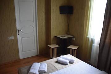 Фото номера Двухместный номер «Комфорт» с 1 кроватью Отель Crossway Tbilisi Hotel г. Тбилиси 4