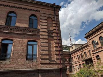 Фото номера Большой двухместный номер с 1 кроватью Хостелы Diwan г. Тбилиси 3