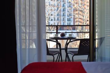 Фото номера Номер с кроватью размера «king-size» и балконом Отель East Gate Boutique Hotel г. Тбилиси 5
