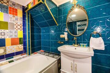 Фото номера Семейный люкс Отель Tiflis Inn Boutique Hotel г. Тбилиси 10