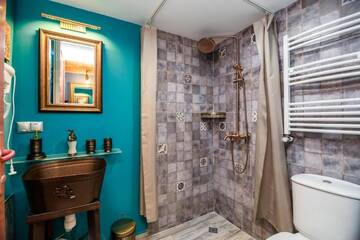 Фото номера Бюджетный двухместный номер с 1 кроватью Отель Tiflis Inn Boutique Hotel г. Тбилиси 5