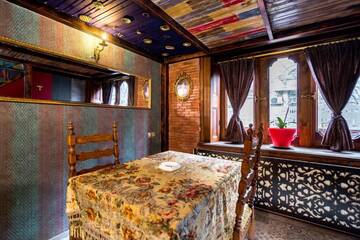 Фото номера Улучшенный семейный номер Отель Tiflis Inn Boutique Hotel г. Тбилиси 7