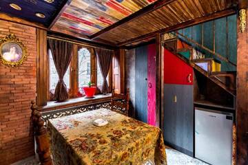Фото номера Улучшенный семейный номер Отель Tiflis Inn Boutique Hotel г. Тбилиси 8