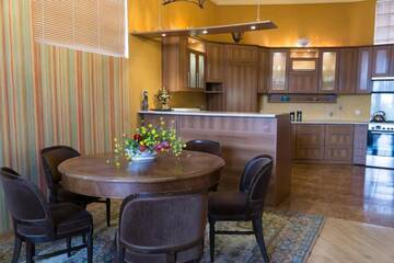 Фото номера Дом с 4 спальнями Гостевой дом 4BD Appartaments with cozy garden г. Тбилиси 15