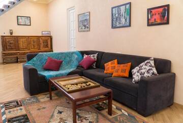 Фото номера Дом с 4 спальнями Гостевой дом 4BD Appartaments with cozy garden г. Тбилиси 6