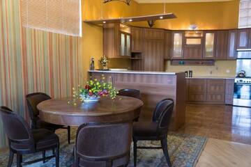 Фото номера Дом с 4 спальнями Гостевой дом 4BD Appartaments with cozy garden г. Тбилиси 3
