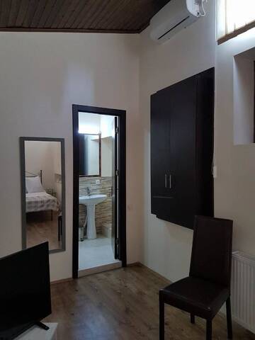 Фото номера Двухместный номер Делюкс с 1 кроватью и ванной Отель House 4Rest г. Тбилиси 10
