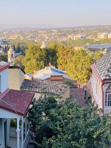 Фото номера Двухместный номер с видом на сад и балконом Отель Betlemi Old Town Hotel г. Тбилиси 2