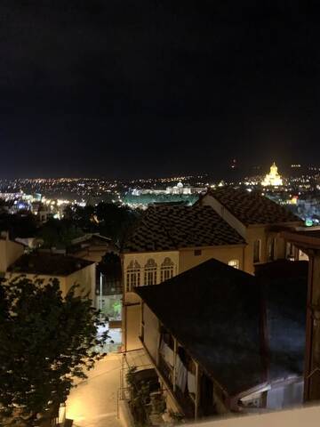 Фото номера Двухместный номер с видом на сад и балконом Отель Betlemi Old Town Hotel г. Тбилиси 3