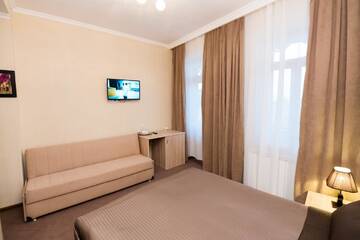 Фото номера Двухместный номер с видом на сад и балконом Отель Betlemi Old Town Hotel г. Тбилиси 4