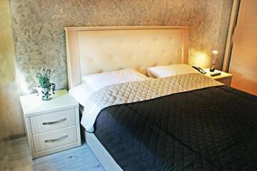 Фото номера Двухместный номер с 1 кроватью и балконом Отель Hotel Wine Palace г. Тбилиси 6