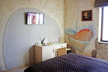 Фото номера Двухместный номер с 1 кроватью и балконом Отель Hotel Wine Palace г. Тбилиси 7