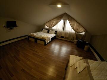 Фото номера Семейный номер Отель Hotel Imperial г. Тбилиси 12