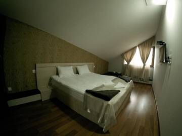 Фото номера Двухместный номер эконом-класса с 1 кроватью Отель Hotel Imperial г. Тбилиси 30