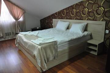 Фото номера Стандартный двухместный номер с 1 кроватью Отель Hotel Imperial г. Тбилиси 4