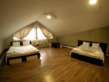 Фото номера Семейный номер Отель Hotel Imperial г. Тбилиси 5