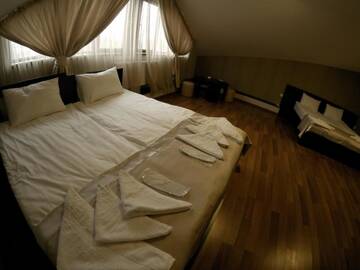 Фото номера Семейный номер Отель Hotel Imperial г. Тбилиси 7