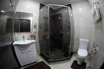 Фото номера Двухместный номер с 1 кроватью и видом на горы Отель Hotel S&amp;L г. Тбилиси 5