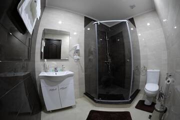 Фото номера Двухместный номер с 2 отдельными кроватями Отель Hotel S&amp;L г. Тбилиси 8