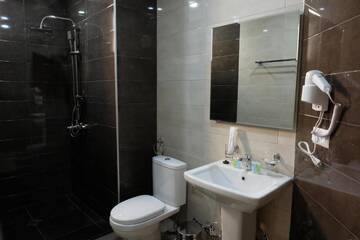 Фото номера Трехместный номер Отель Hotel S&amp;L г. Тбилиси 5