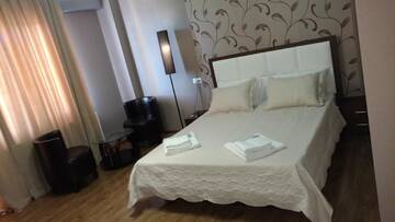 Фото номера Двухместный номер Делюкс с 1 кроватью и балконом Отель Hotel Stal+ г. Тбилиси 17
