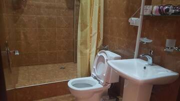 Фото номера Двухместный номер Делюкс с 1 кроватью и балконом Отель Hotel Stal+ г. Тбилиси 27