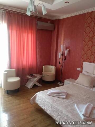 Фото номера Двухместный номер Делюкс с 1 кроватью и балконом Отель Hotel Stal+ г. Тбилиси 34