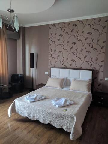 Фото номера Двухместный номер Делюкс с 1 кроватью и балконом Отель Hotel Stal+ г. Тбилиси 41