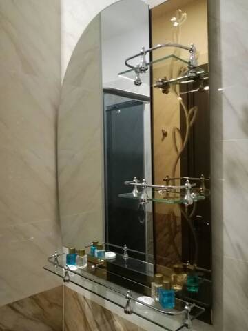 Фото номера Просторный двухместный номер с 2 отдельными кроватями Отель Hotel Villa on Bachana 10 г. Тбилиси 5